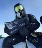 Staz on top of the world.png